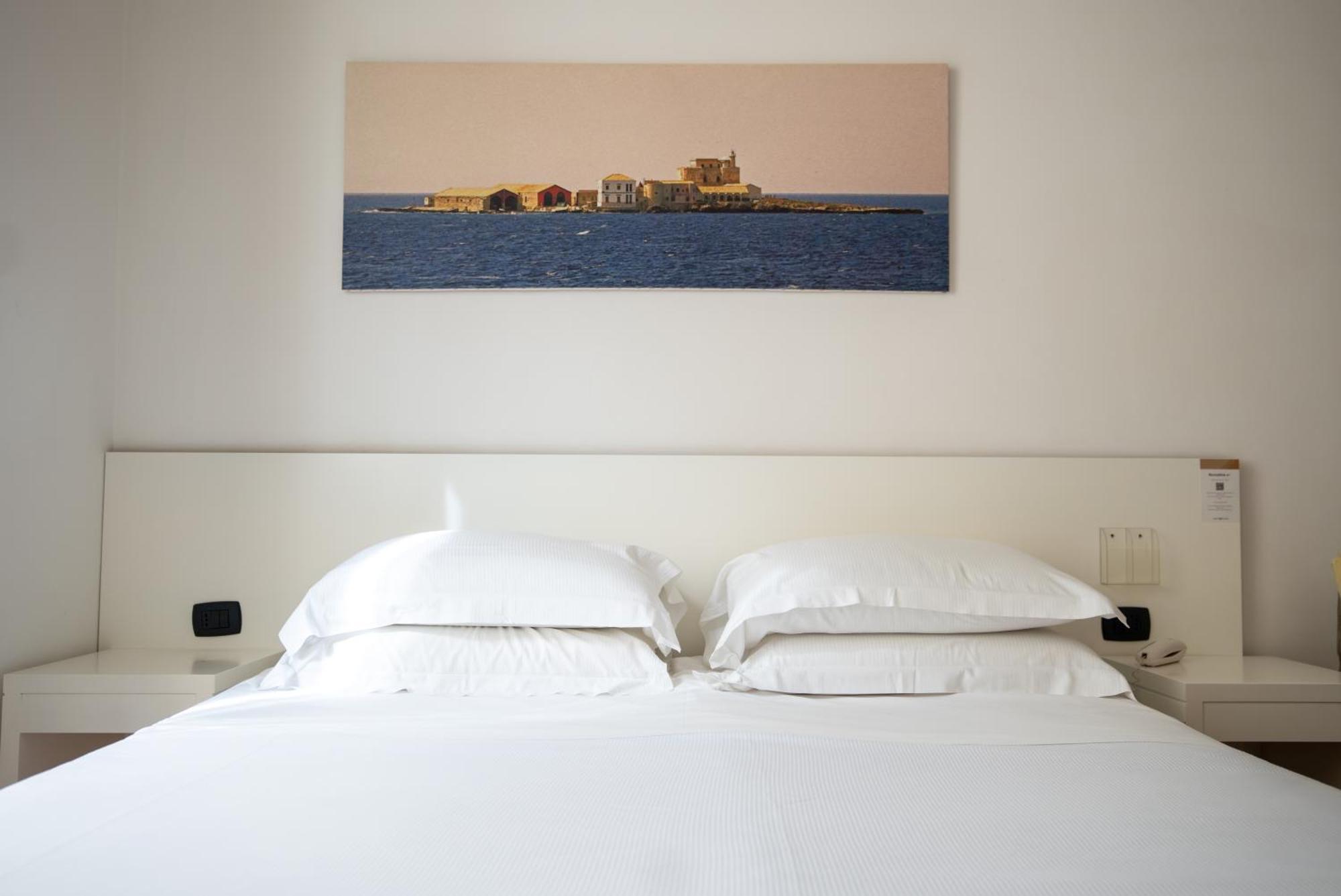 บาเดีย นูโอวา เรสซิเดนซ์ Hotel ตราปานี ภายนอก รูปภาพ